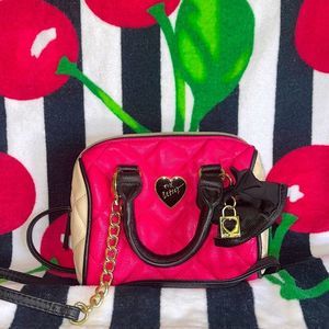 Betsey Johnson Cross body purse 👛